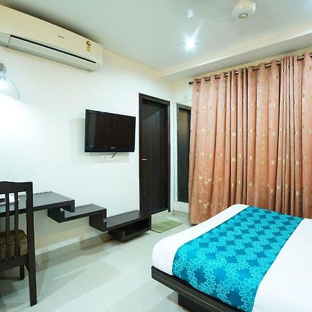 Hotel Aarya Inn Rāipur Buitenkant foto
