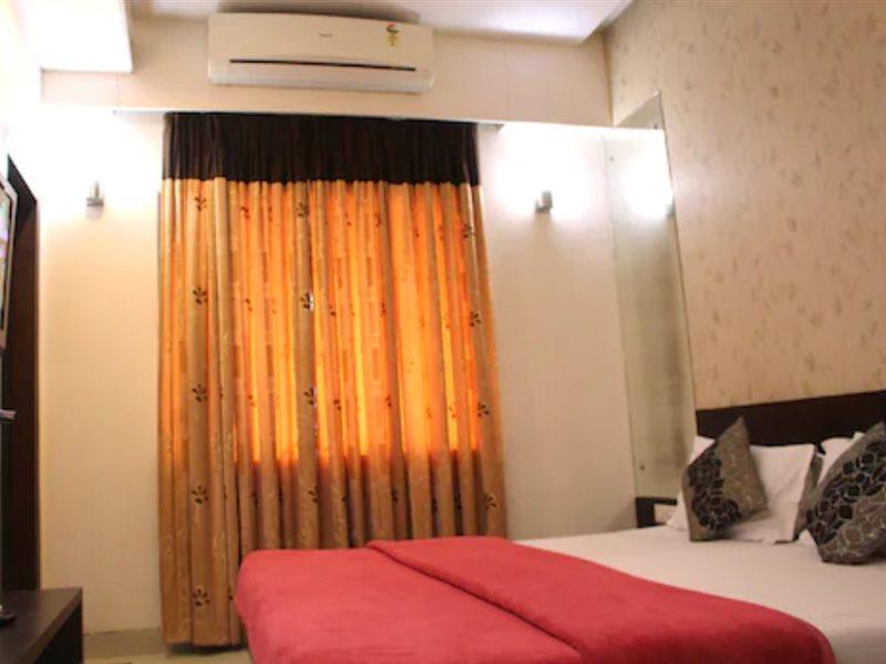 Hotel Aarya Inn Rāipur Buitenkant foto