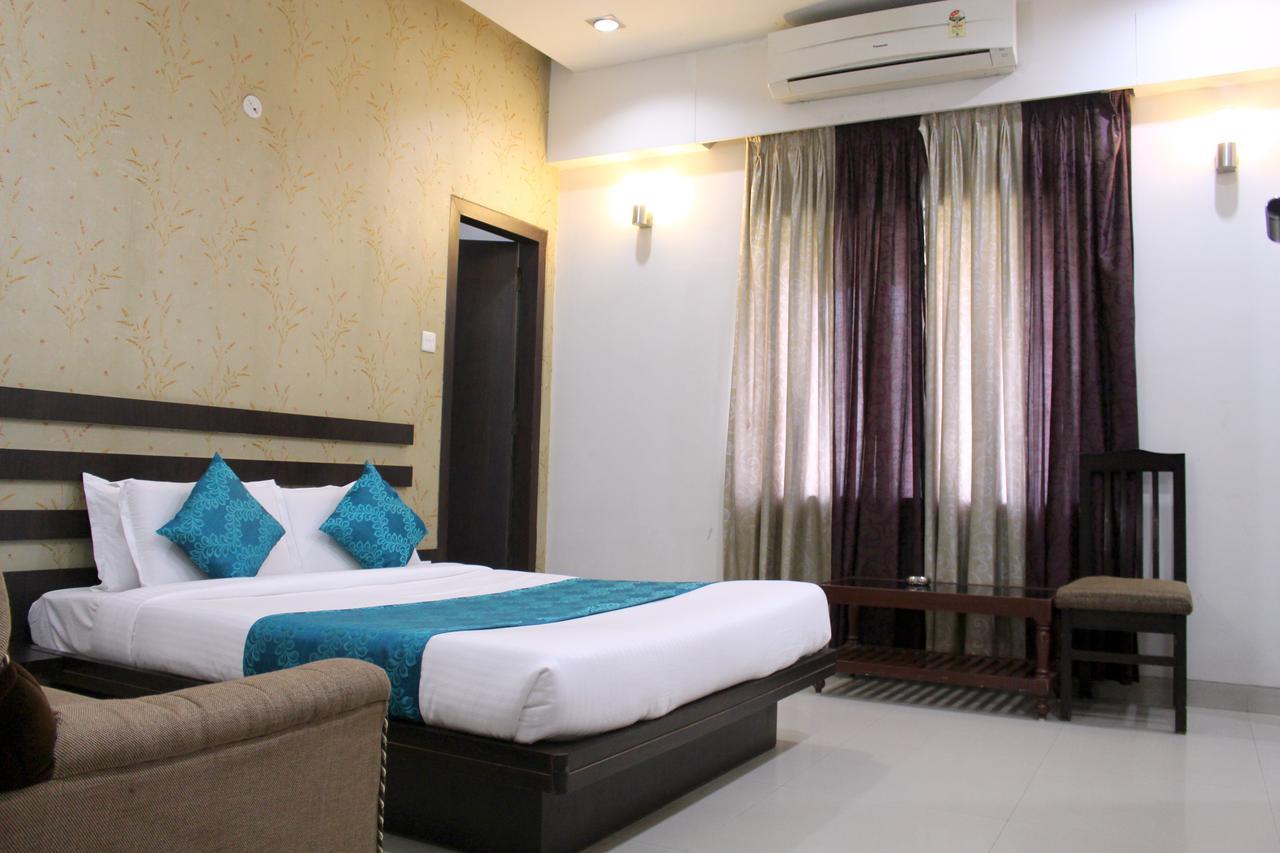 Hotel Aarya Inn Rāipur Buitenkant foto