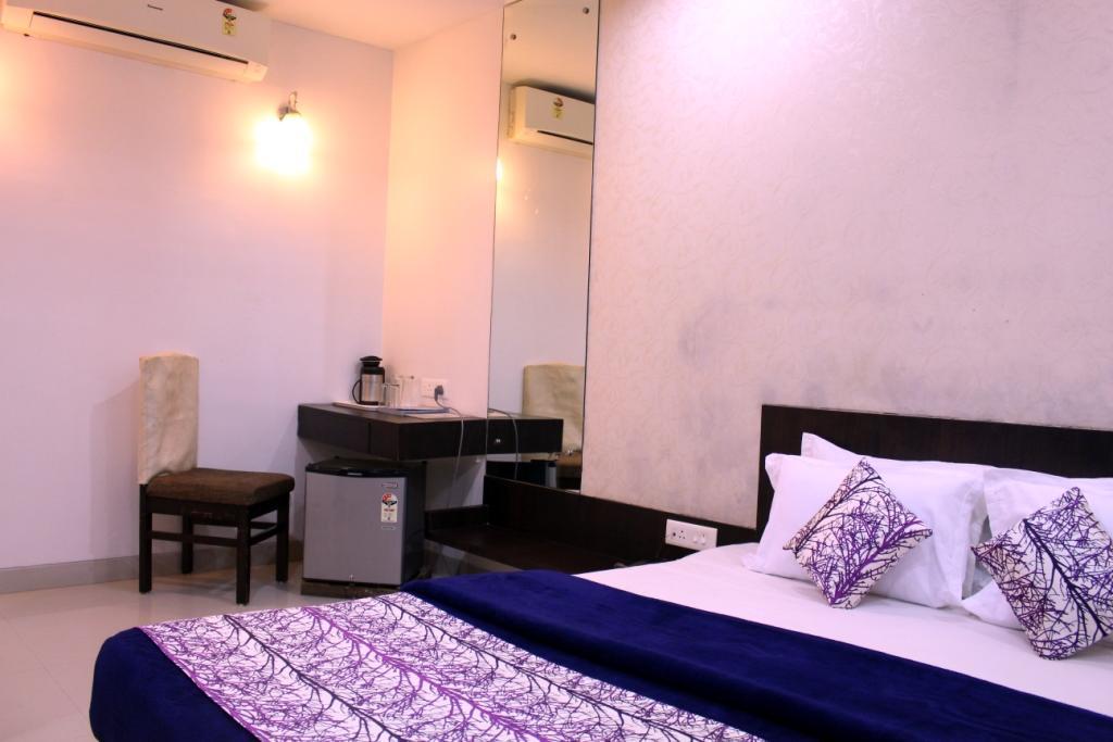 Hotel Aarya Inn Rāipur Buitenkant foto